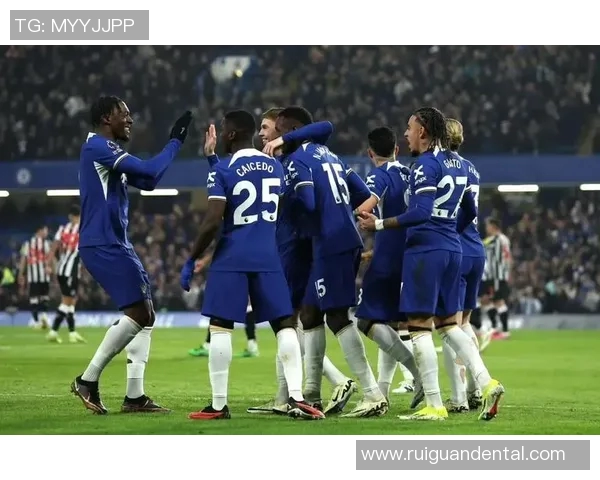 切尔西主场迎战莱斯特城精彩对决新浪体育全程直播解析