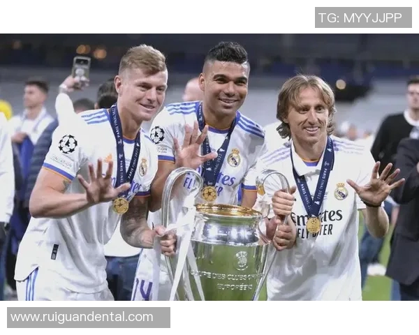 卡塞米罗的足球之路：从巴西小将到世界级中场巨星的成长历程